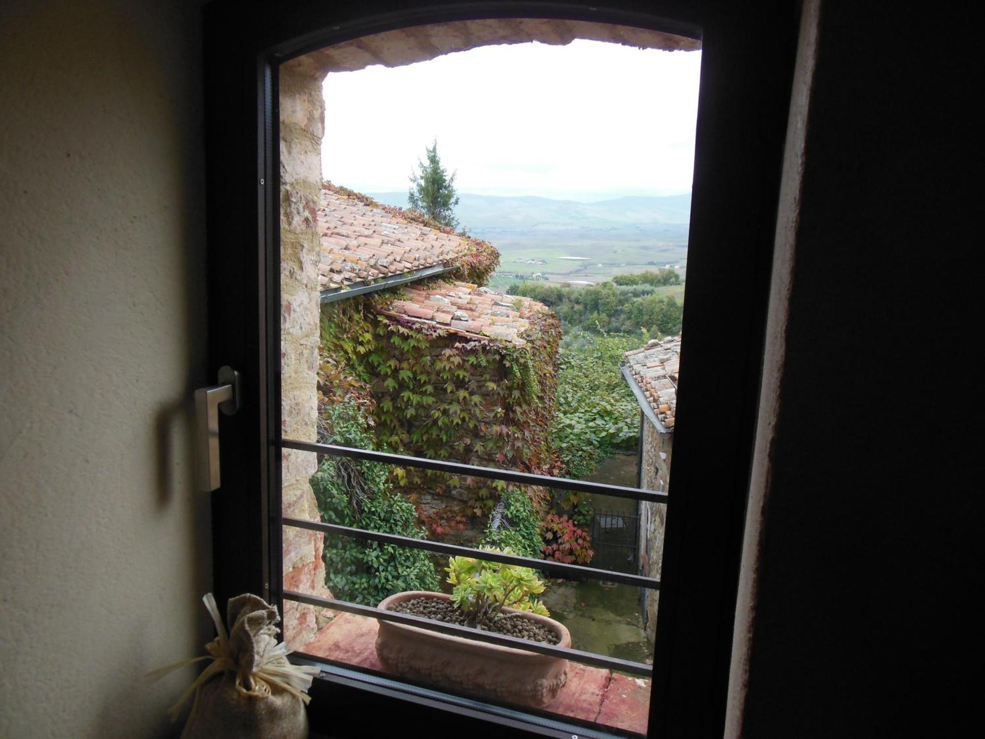 Larocchettina Apartment Castiglione dʼOrcia Стая снимка