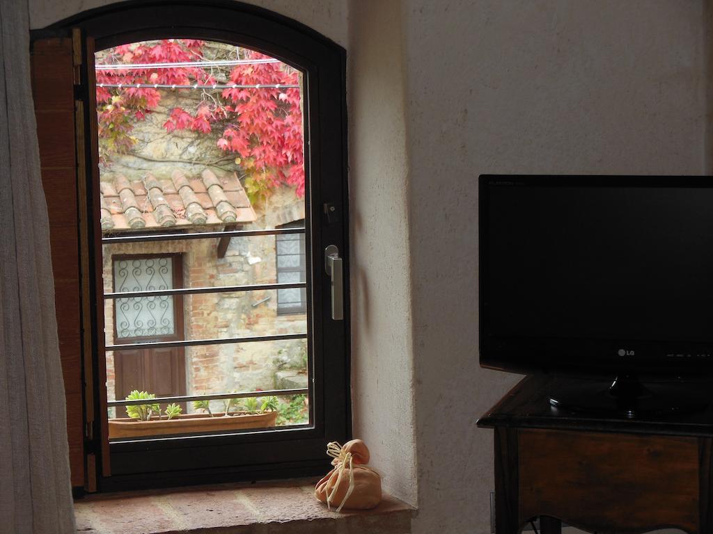 Larocchettina Apartment Castiglione dʼOrcia Стая снимка